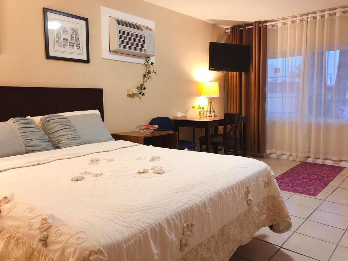 Royal Inn And Suites ヘメット エクステリア 写真