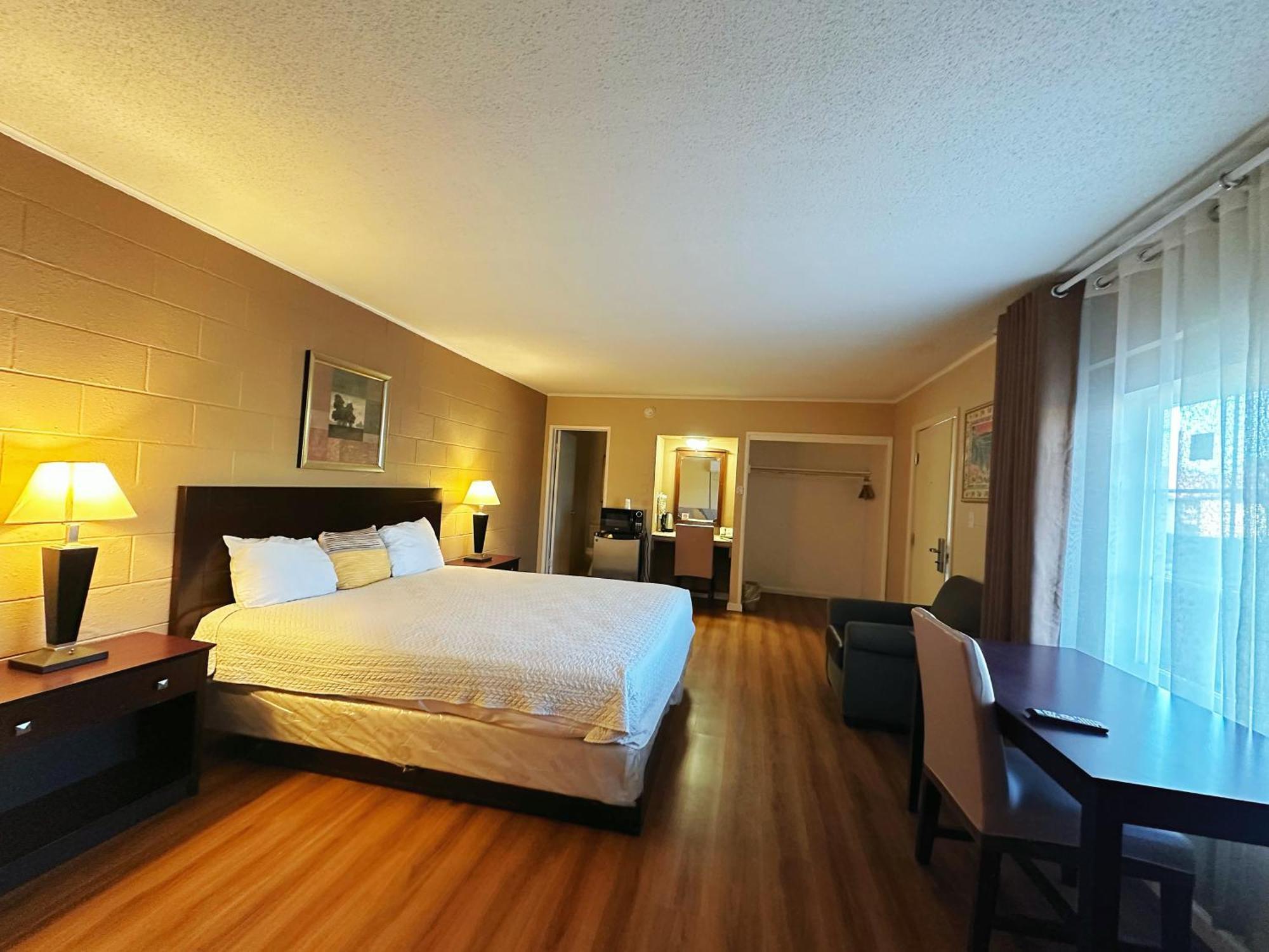 Royal Inn And Suites ヘメット エクステリア 写真