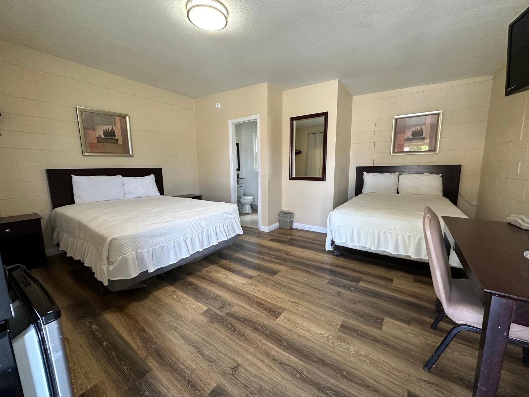 Royal Inn And Suites ヘメット エクステリア 写真