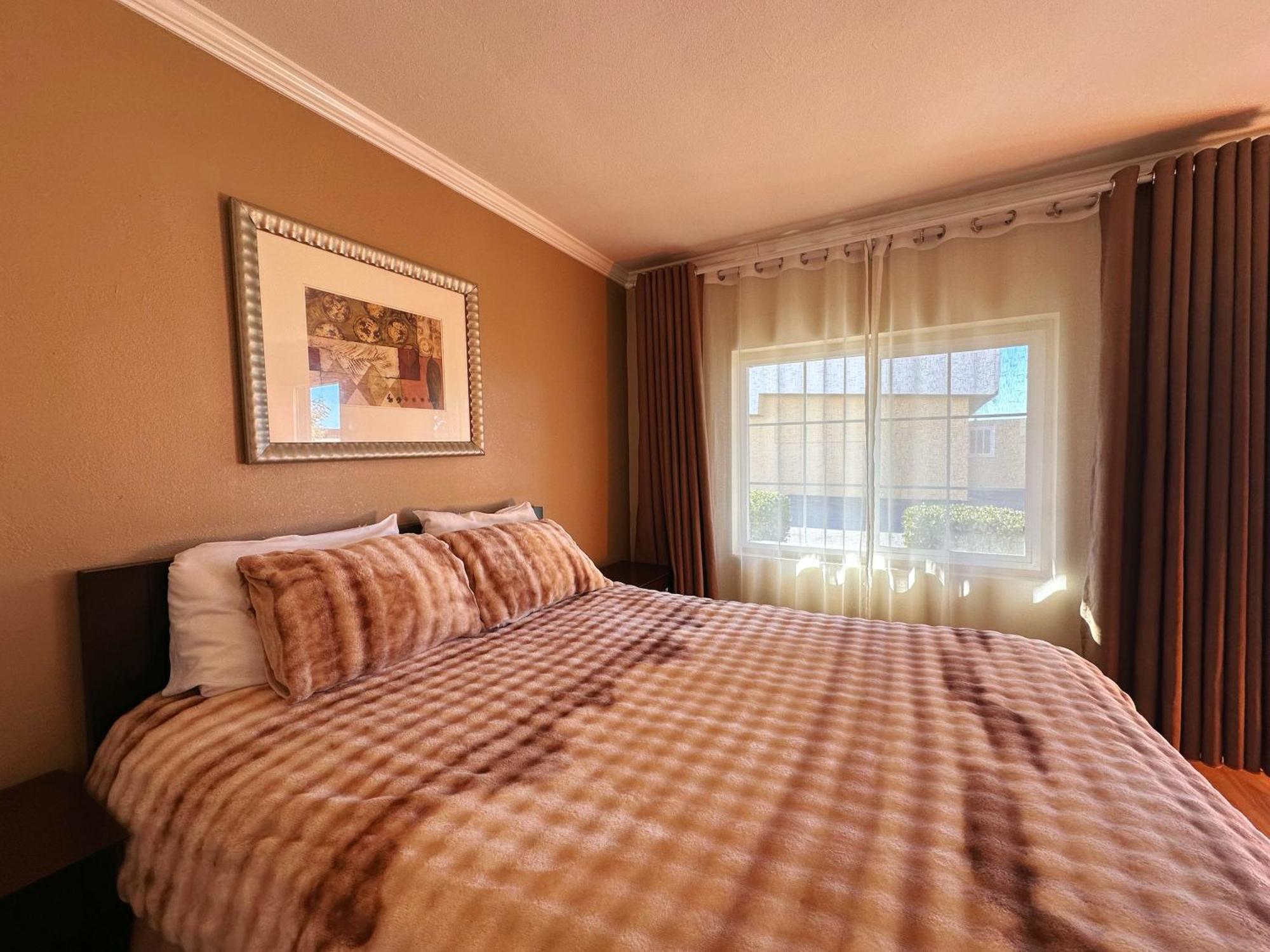 Royal Inn And Suites ヘメット エクステリア 写真