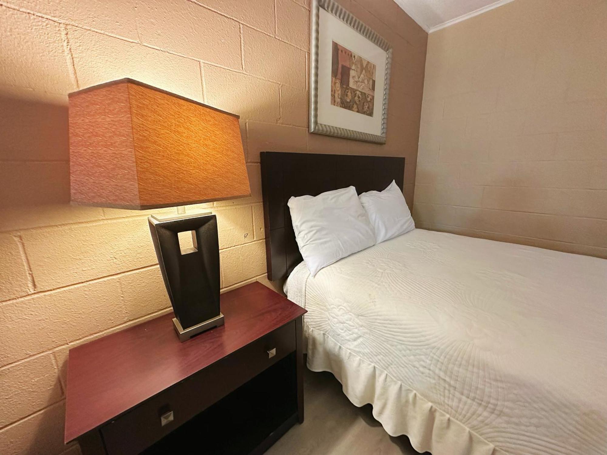 Royal Inn And Suites ヘメット エクステリア 写真