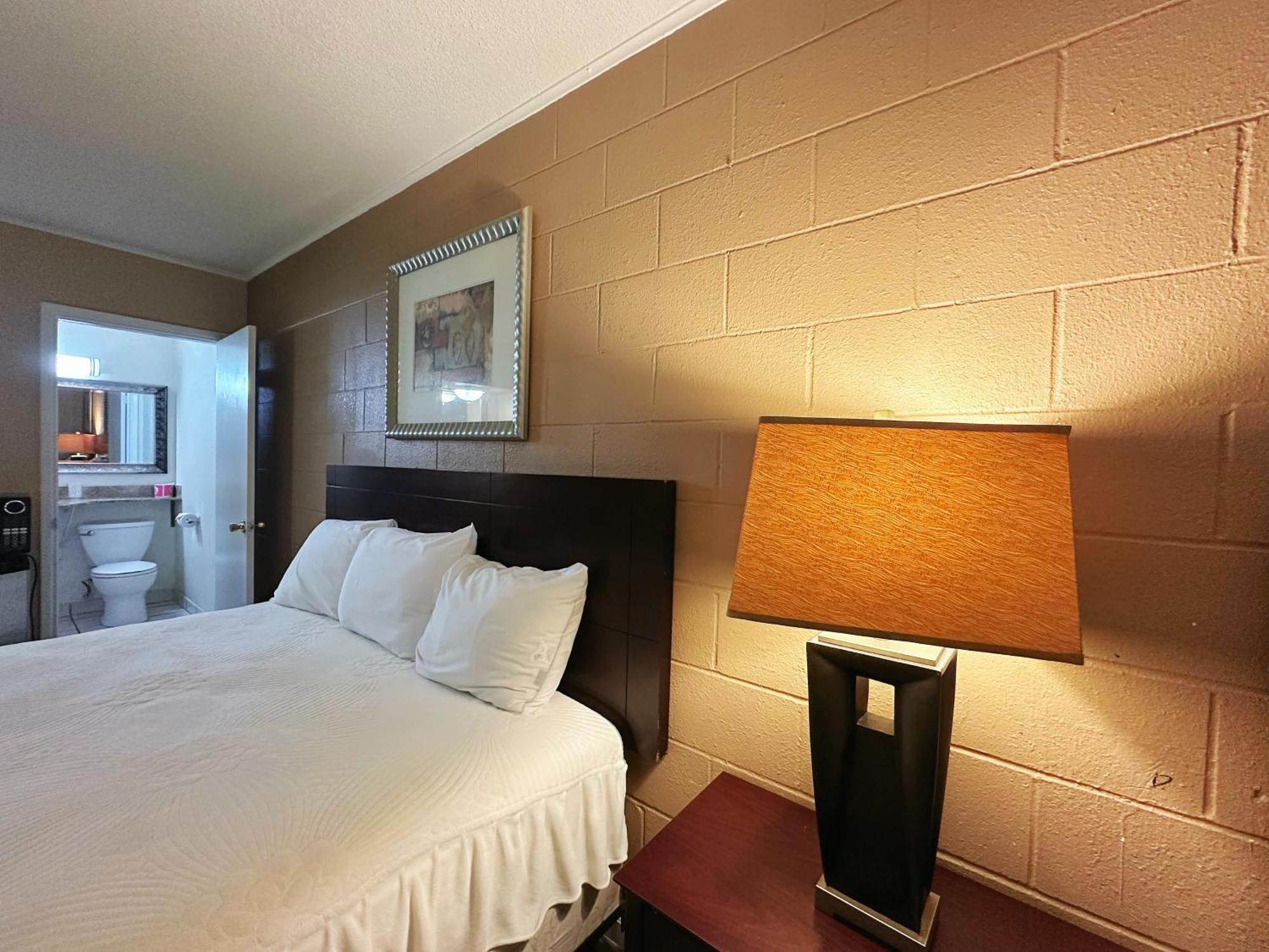 Royal Inn And Suites ヘメット エクステリア 写真