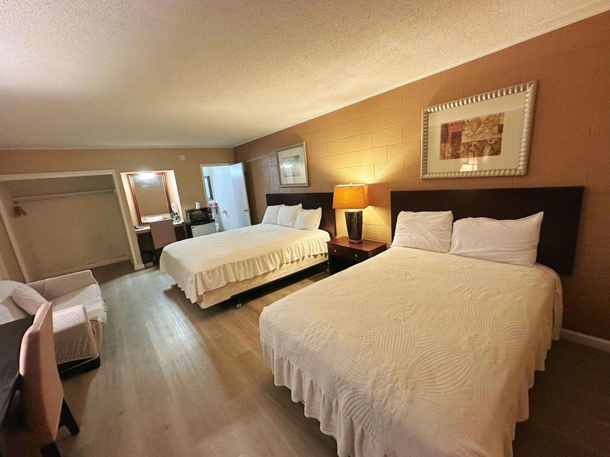 Royal Inn And Suites ヘメット エクステリア 写真
