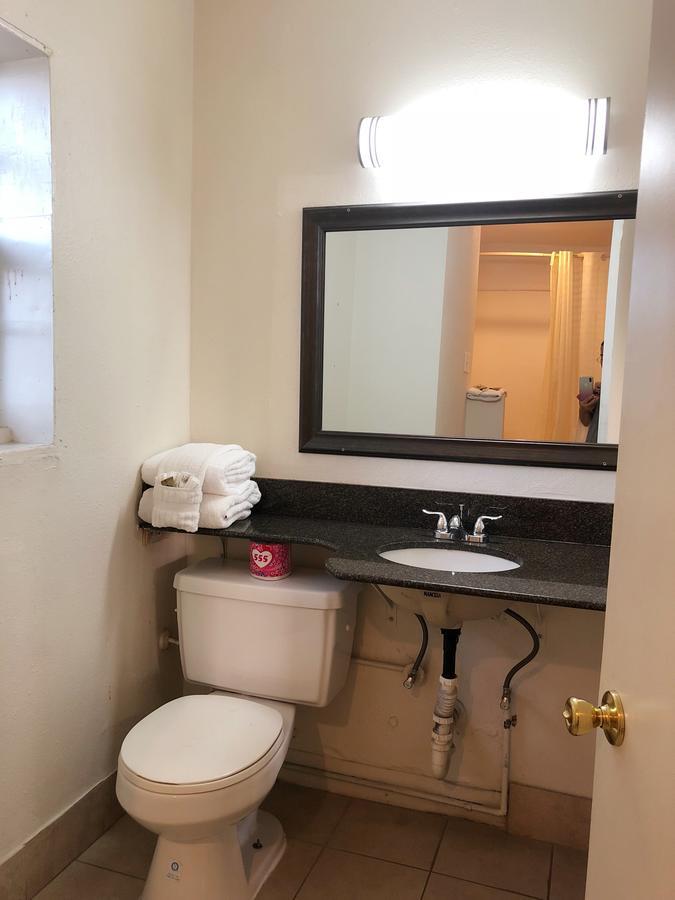 Royal Inn And Suites ヘメット エクステリア 写真