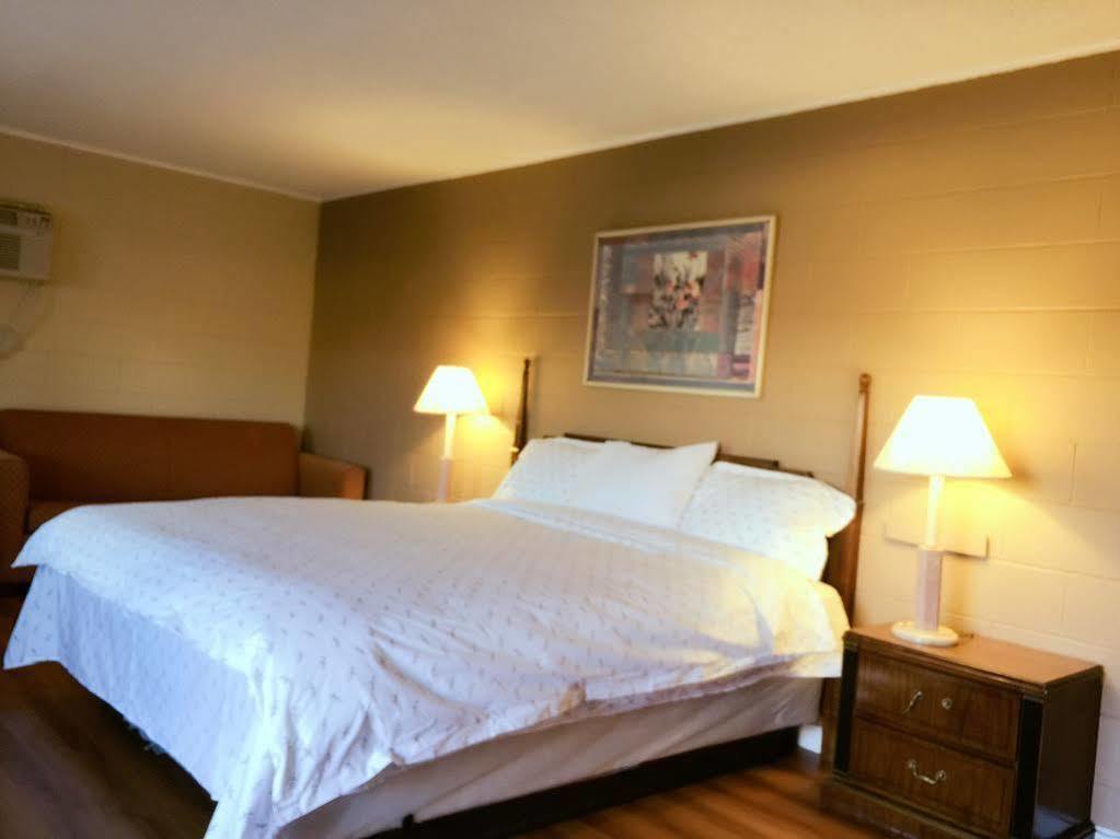 Royal Inn And Suites ヘメット エクステリア 写真