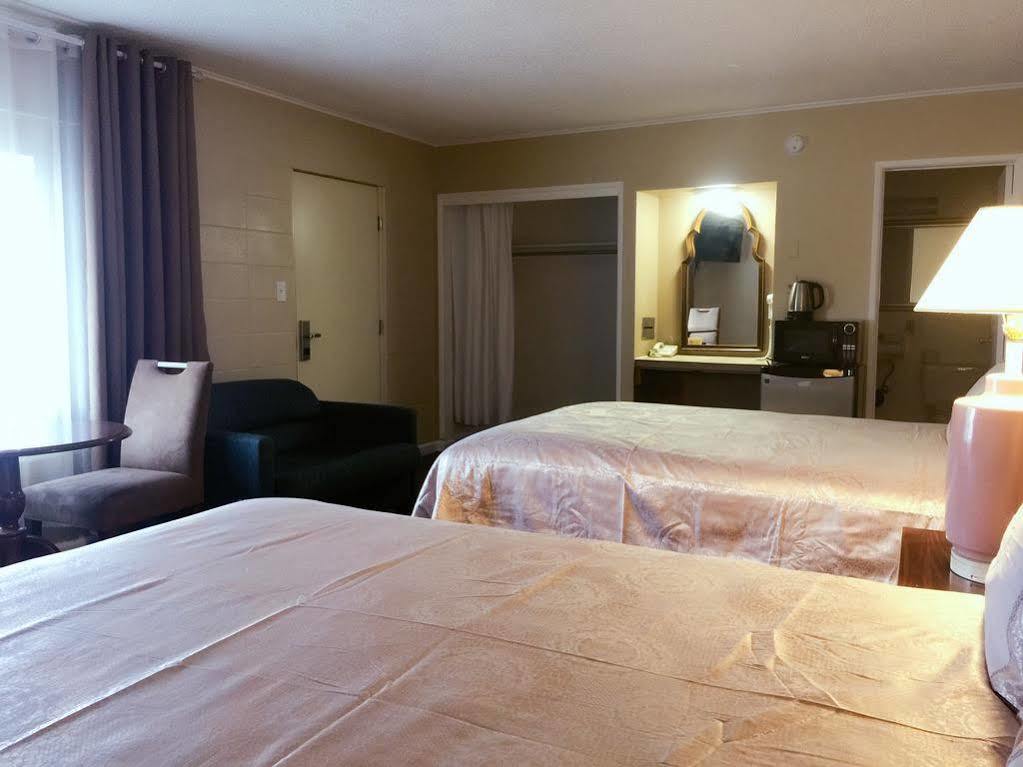 Royal Inn And Suites ヘメット エクステリア 写真