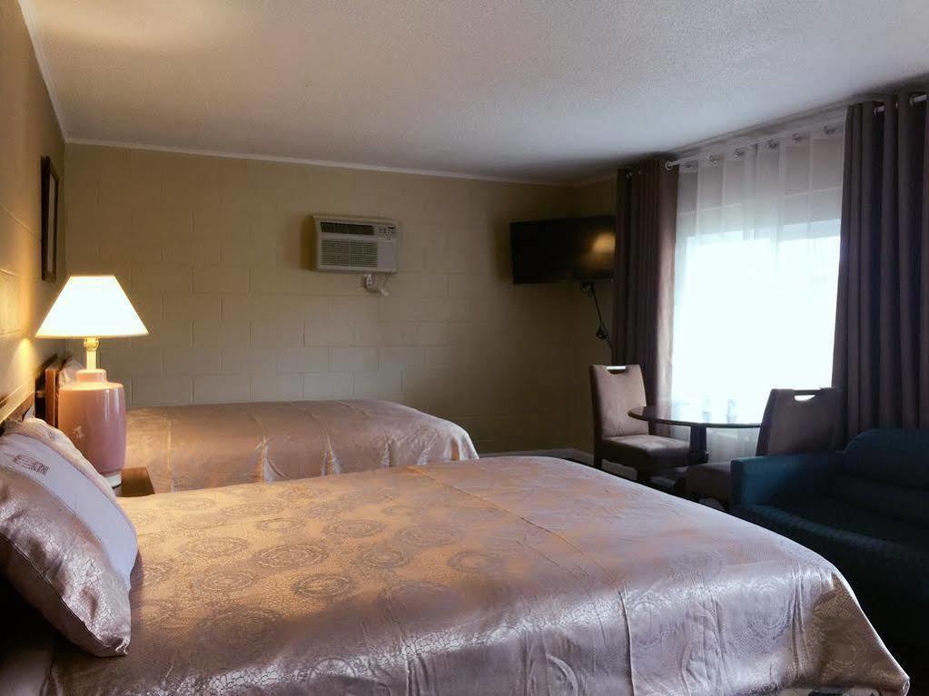 Royal Inn And Suites ヘメット エクステリア 写真