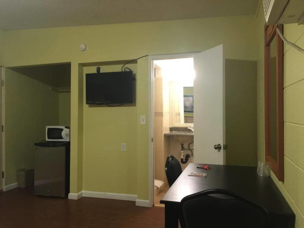 Royal Inn And Suites ヘメット エクステリア 写真