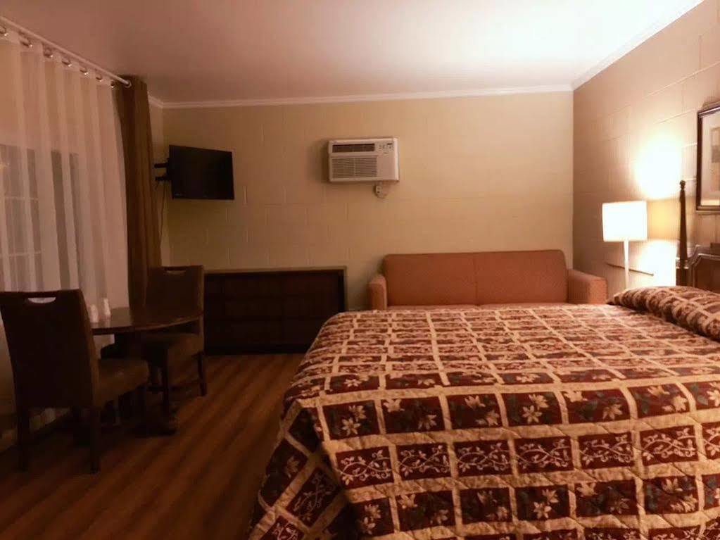 Royal Inn And Suites ヘメット エクステリア 写真